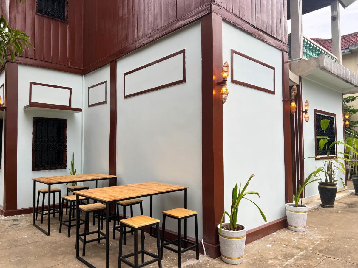 Lotus Blanc Homestay Battambang Exterior foto