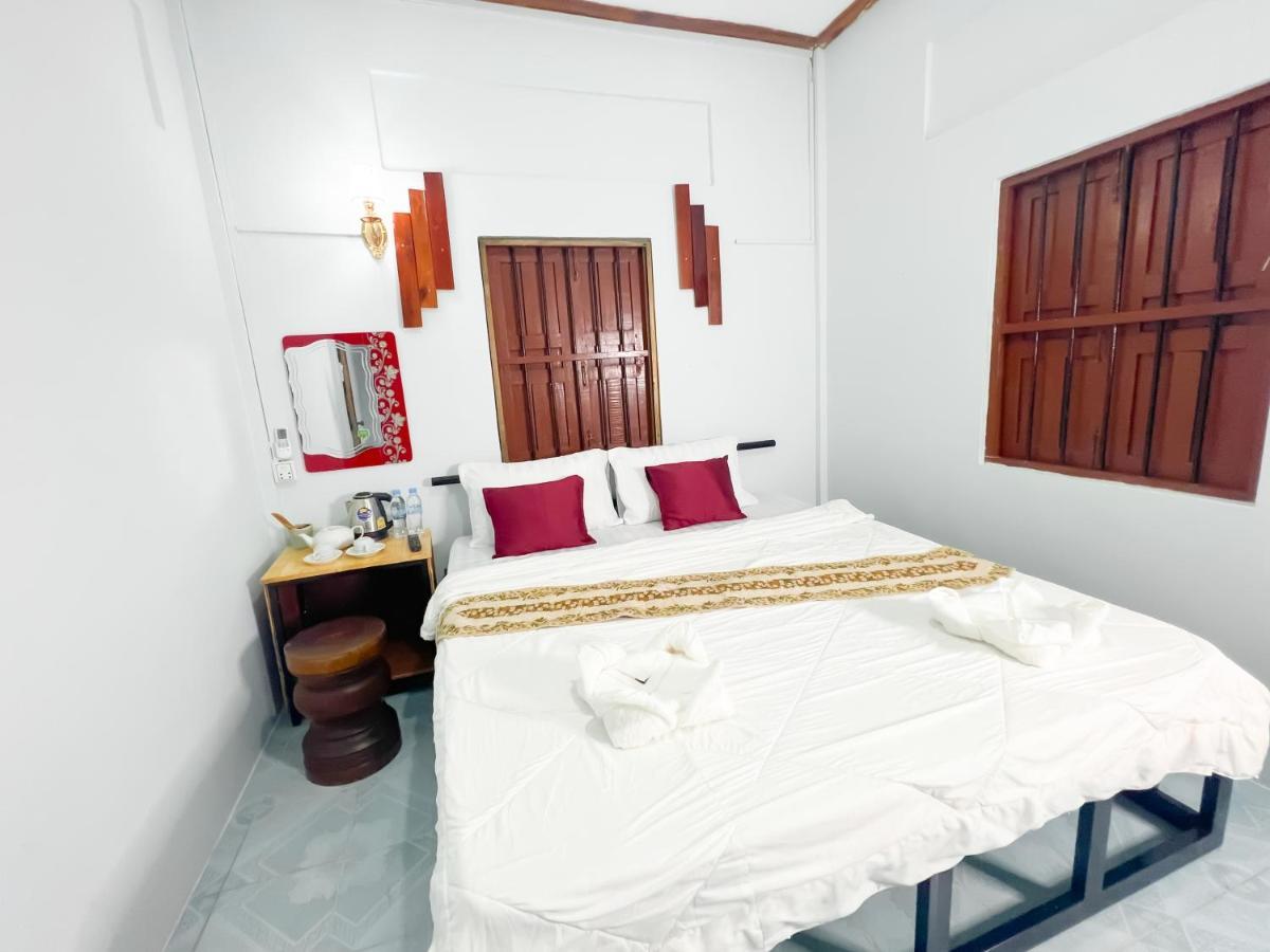 Lotus Blanc Homestay Battambang Exterior foto