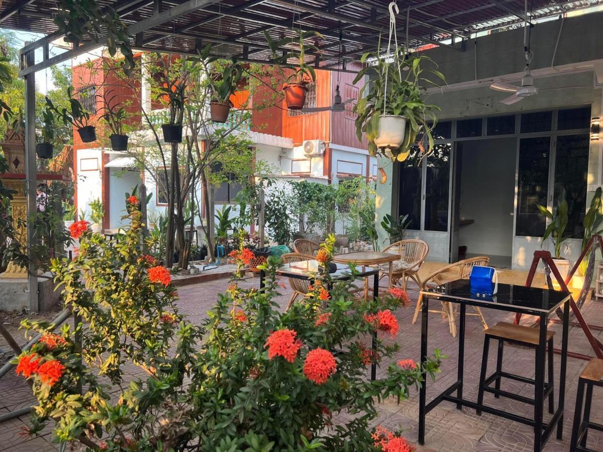 Lotus Blanc Homestay Battambang Exterior foto
