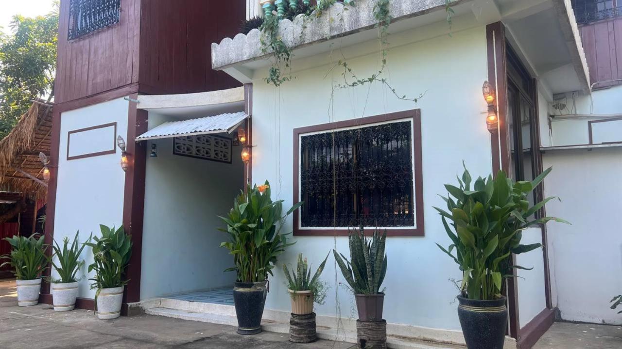 Lotus Blanc Homestay Battambang Exterior foto