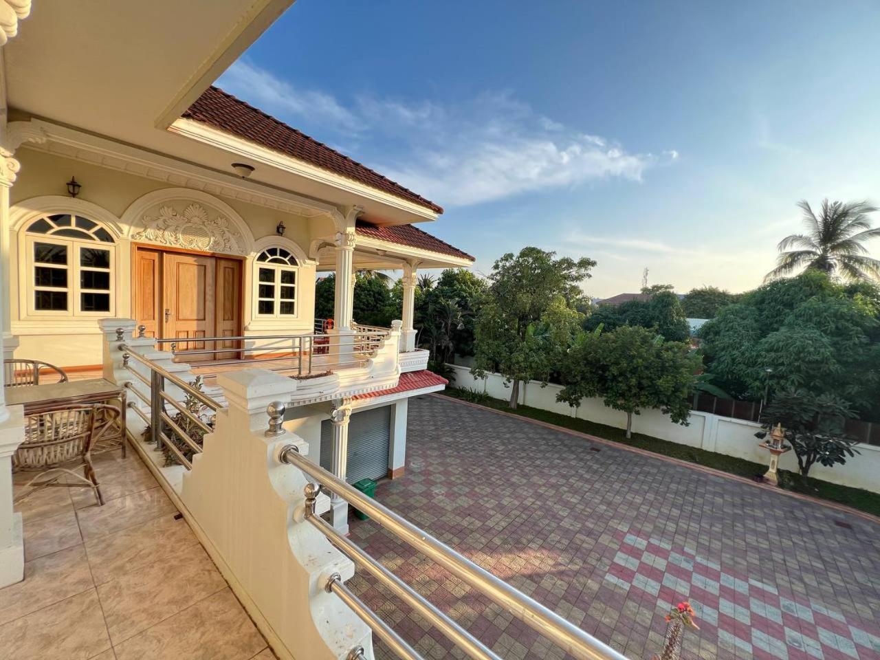 Lotus Blanc Homestay Battambang Exterior foto